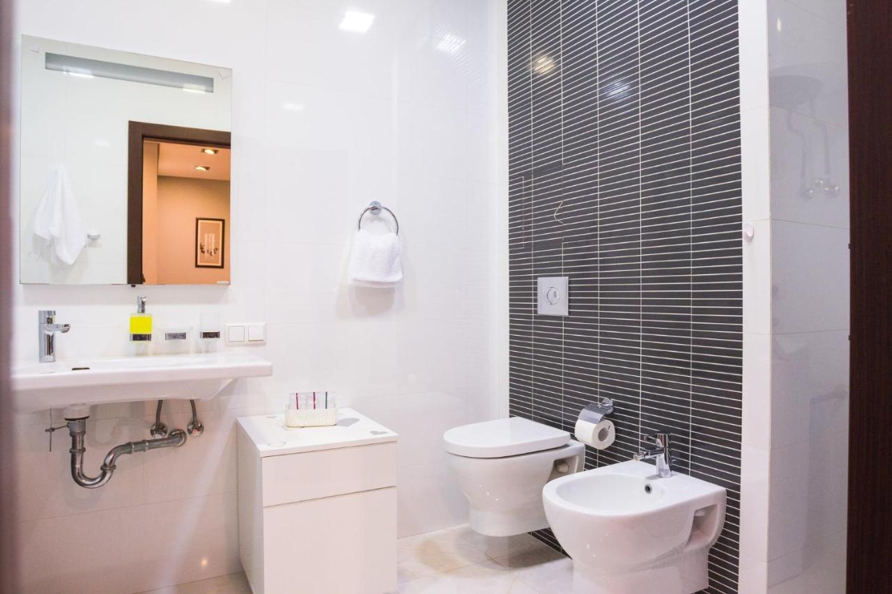 Navit Apartments With Breakfast, Near The Railway Station, The City Center And The Park Kiew Exterior foto